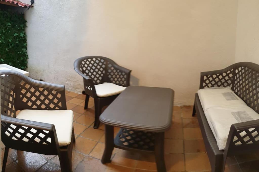 Casa Ramona Apartamento De Pueblo Con Patio En El Centro De Sant Joan سان خوان دي لاس أباديساس المظهر الخارجي الصورة